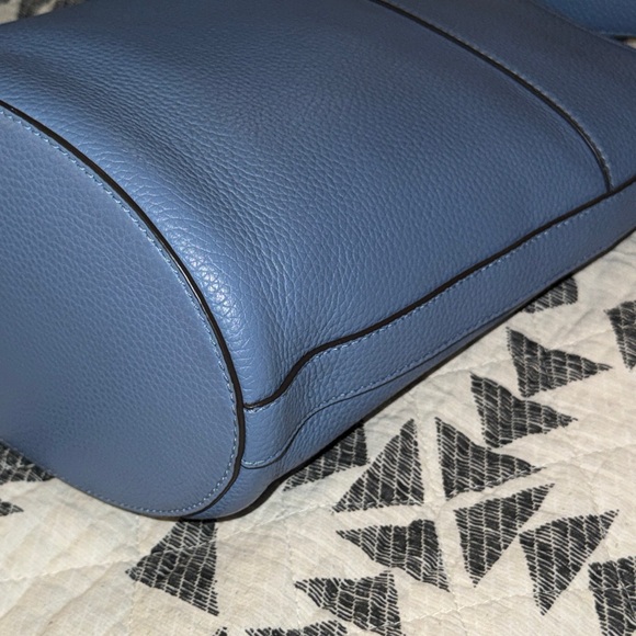 Tory Burch McGraw Bucket Crossbody - Picture 8 of 10